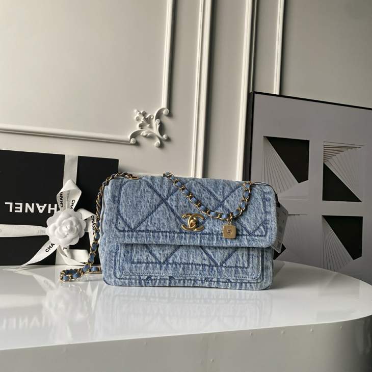 Picture of Chanel Handbags _SKUfw239866527fw